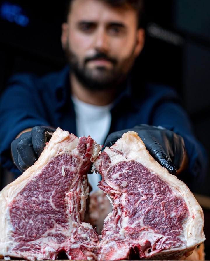 Costata frollata aperta in due dallo chef – Burgeria 539