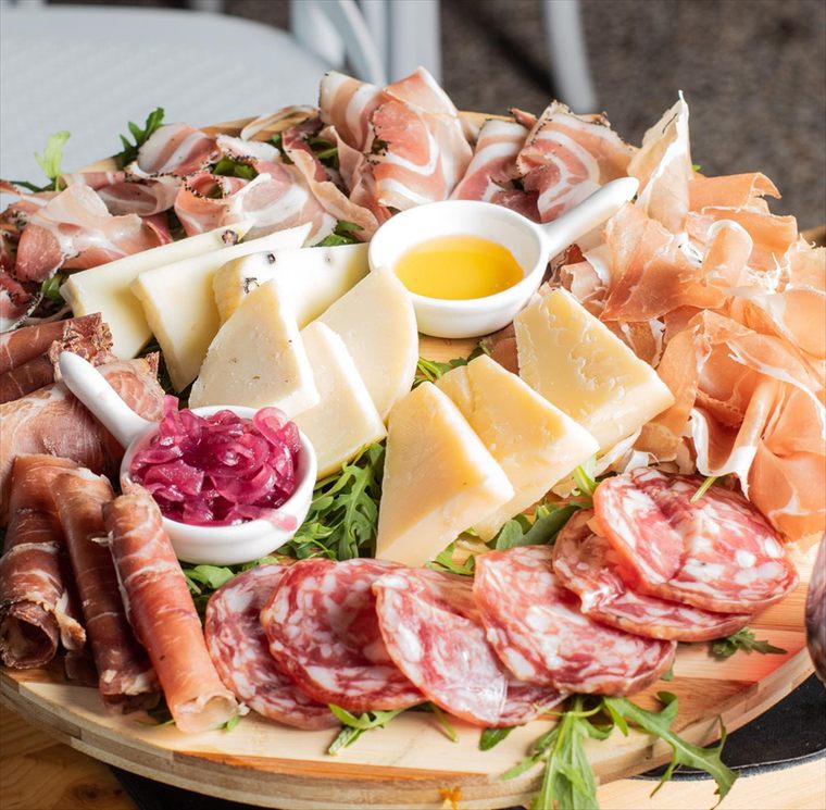 Tagliere di salumi e formaggi